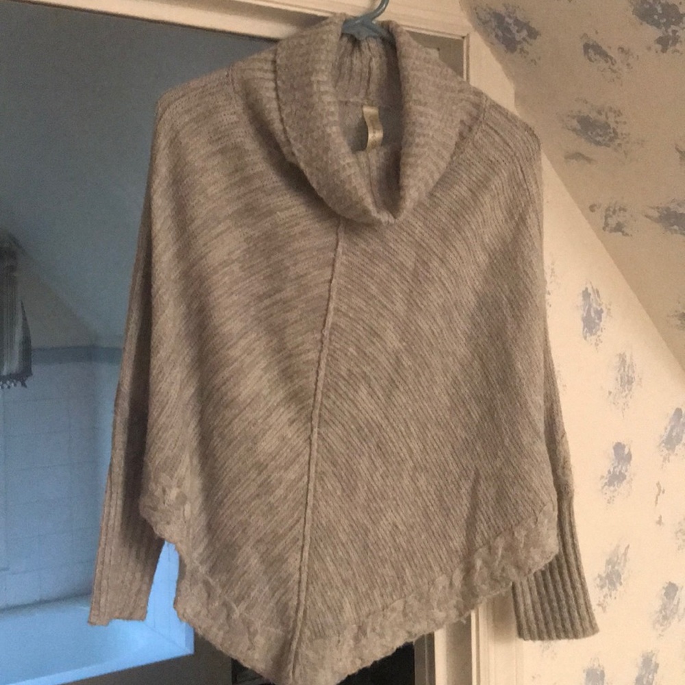Girls Gray Poncho